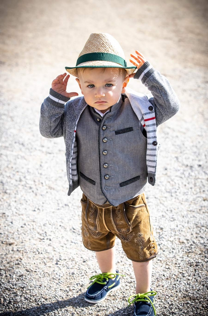 kindermode salzburg trachten für kinder moser tracht lederhosen dirndlkleider strickjacken