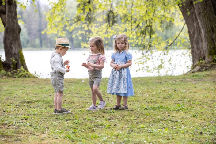 kindermode salzburg trachten für kinder moser tracht lederhosen dirndlkleider strickjacken