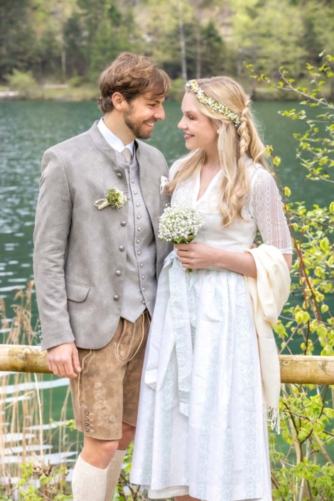 Dirndl Dirndlkleider Trachtenbekleidung Damen Trachtenmoden moser salzburg trachtengeschäft Brautkleider Lederhose Hochzeit