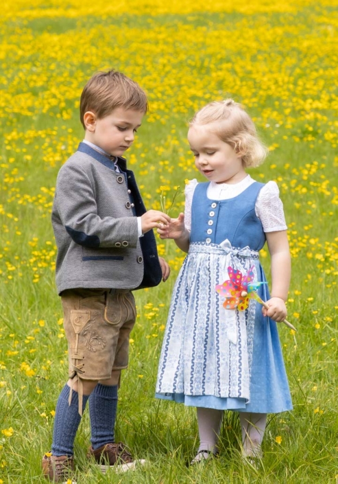 Kindertrachten Trachtenmoden moser salzburg trachtengeschäft dirndlkleid lederhosen trachtenblusen