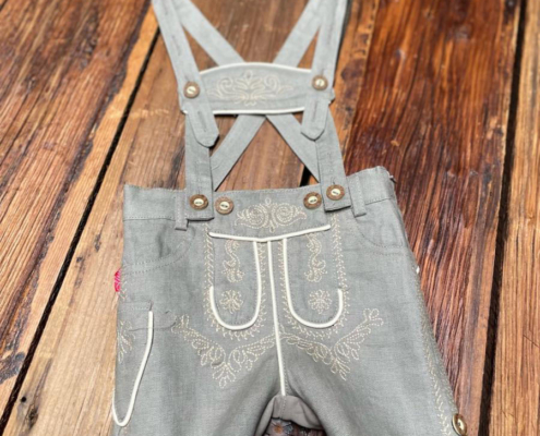 Trachten für Baby und Kinder moser Salzburg Dirndlkleider Lederhosen Trachten für Baby und Kinder moser Salzburg Dirndlkleider Lederhosen