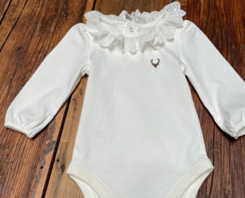 Trachten für Baby und Kinder moser Salzburg Dirndlkleider Lederhosen Babybody Trachten für Baby und Kinder moser Salzburg Dirndlkleider Lederhosen Babybody