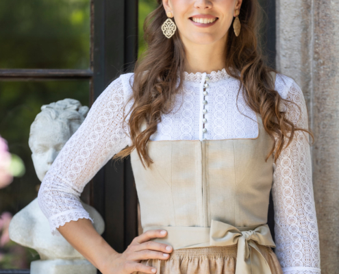 Damen Trachten moser Salzburg Dirndlkleider Dirndlblusen Jacken Damen Trachten moser Salzburg Dirndlkleider Dirndlblusen Jacken