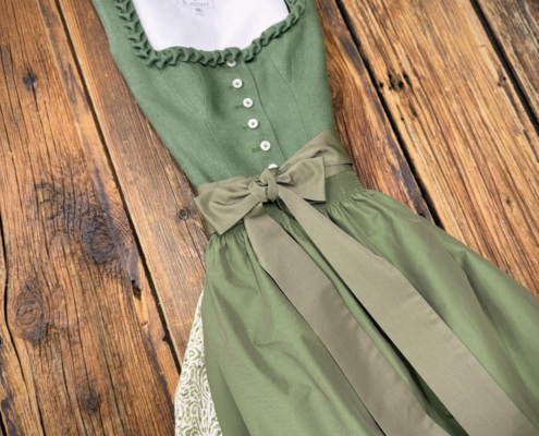 Damen Trachten moser Salzburg Dirndlkleider Dirndlblusen Schürzen Damen Trachten moser Salzburg Dirndlkleider Dirndlblusen Schürzen