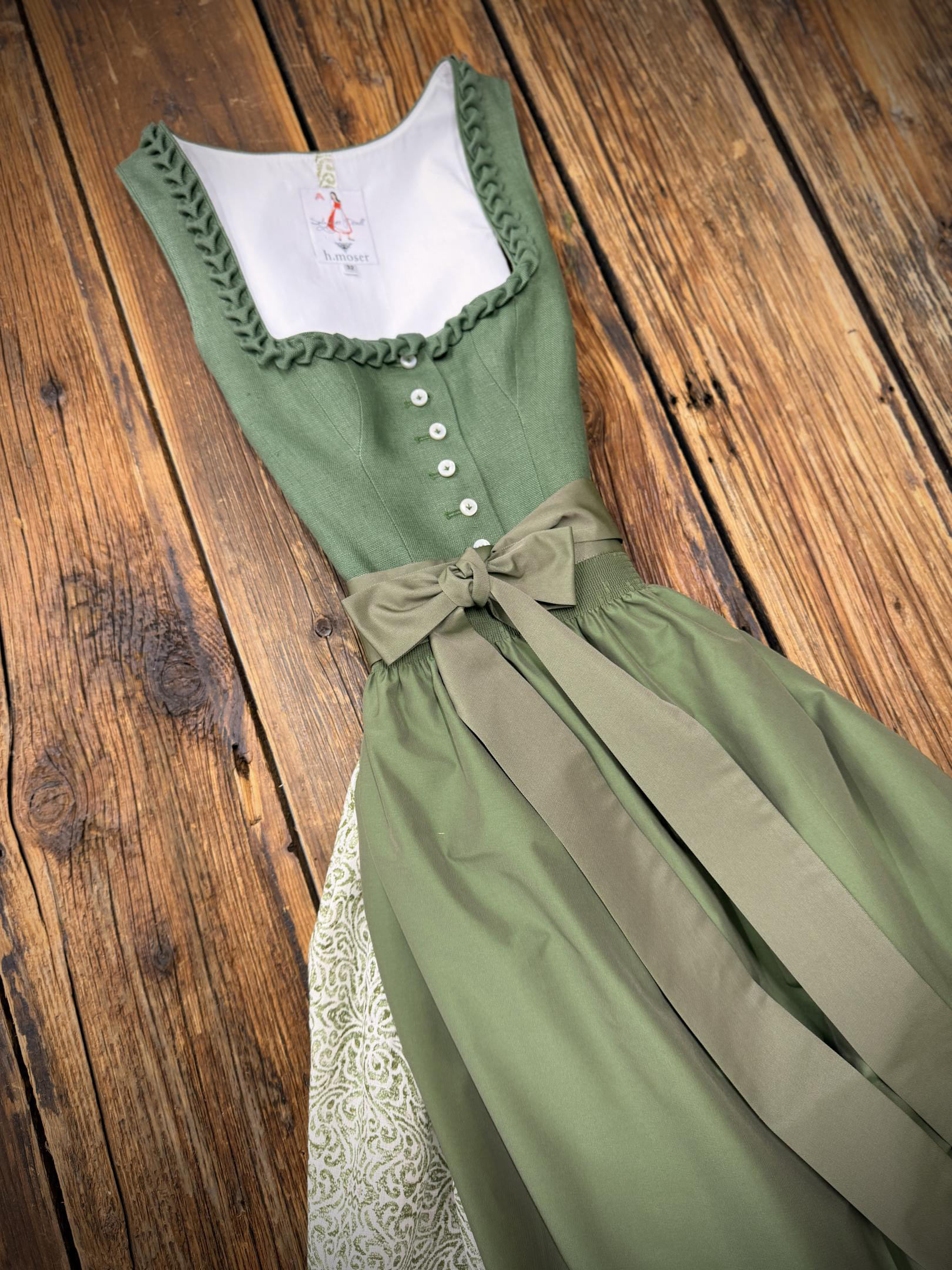 Damen Trachten moser Salzburg Dirndlkleider Dirndlblusen Schürzen Damen Trachten moser Salzburg Dirndlkleider Dirndlblusen Schürzen