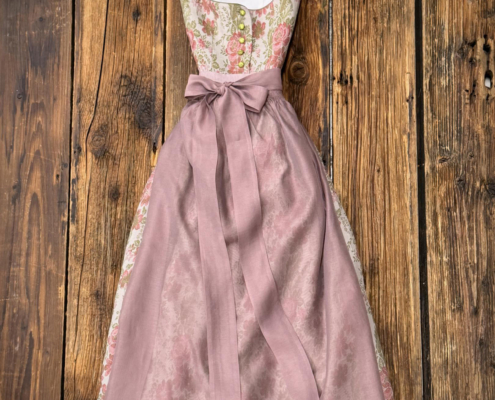 Damen Trachten moser Salzburg Dirndlkleider Dirndlblusen Schürzen Damen Trachten moser Salzburg Dirndlkleider Dirndlblusen Schürzen