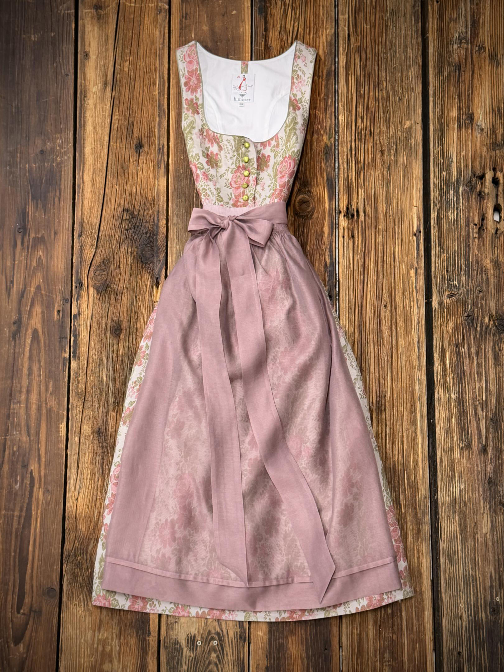 Damen Trachten moser Salzburg Dirndlkleider Dirndlblusen Schürzen Damen Trachten moser Salzburg Dirndlkleider Dirndlblusen Schürzen