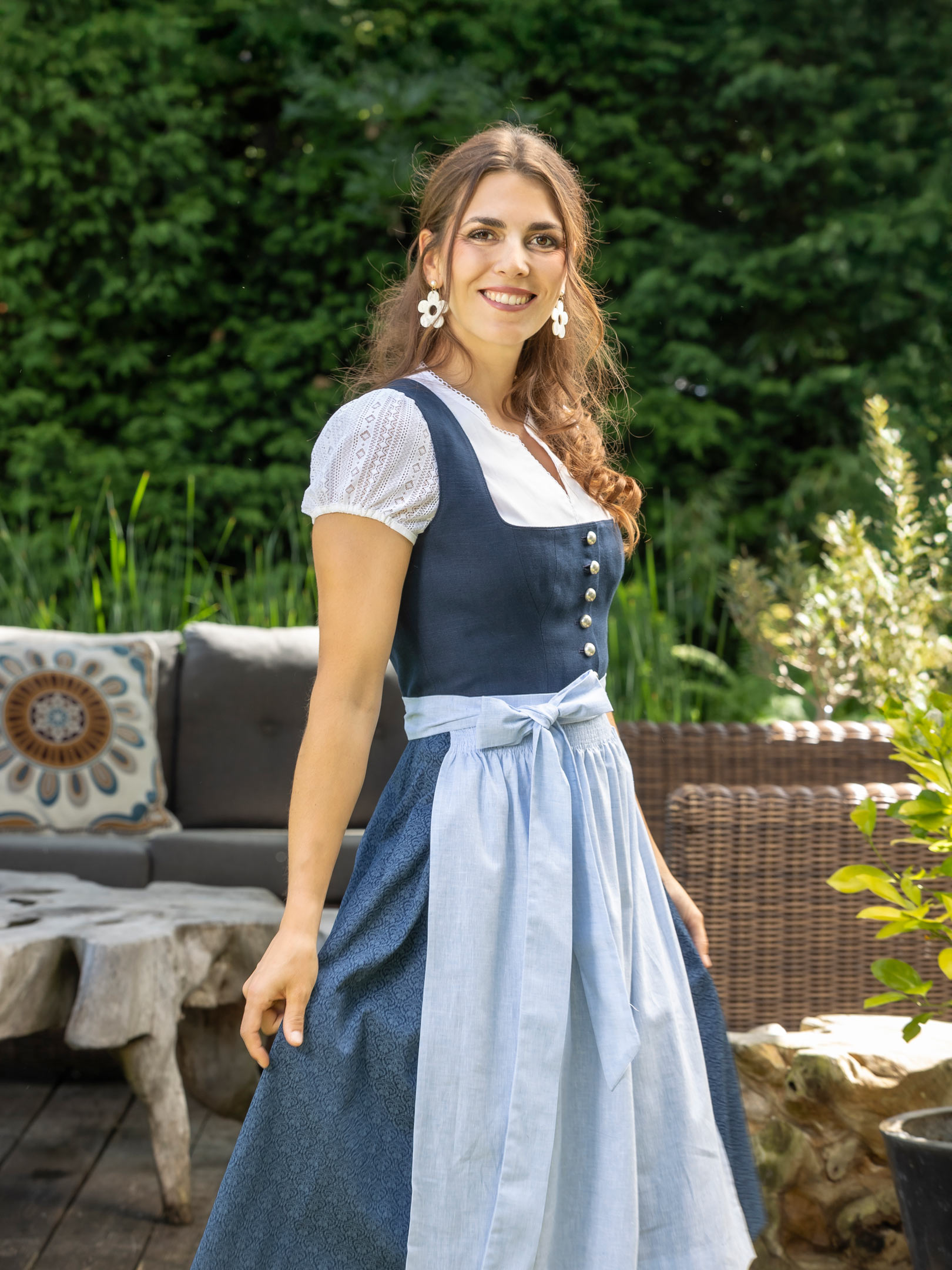 Damen Trachten moser Salzburg Dirndlkleider Dirndlblusen Schürzen Damen Trachten moser Salzburg Dirndlkleider Dirndlblusen Schürzen