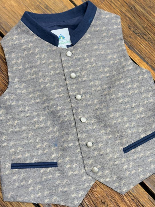 Trachten für Baby und Kinder moser Salzburg Dirndlkleider Lederhose Westen Trachten für Baby und Kinder moser Salzburg Dirndlkleider Lederhose Westen