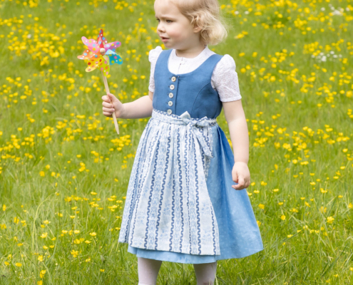 Trachten für Mädchen moser Salzburg Dirndlblusen Dirndlkleider Schürzen Trachten für Mädchen moser Salzburg Dirndlblusen Dirndlkleider Schürzen