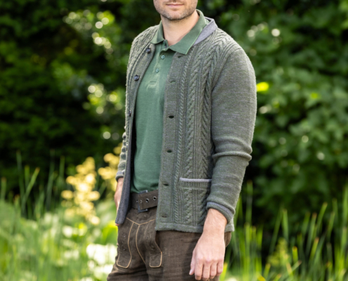 Herren Trachten moser Salzburg Lederhose Weste Strickjacke Herren Trachten moser Salzburg Lederhose Weste Strickjacke