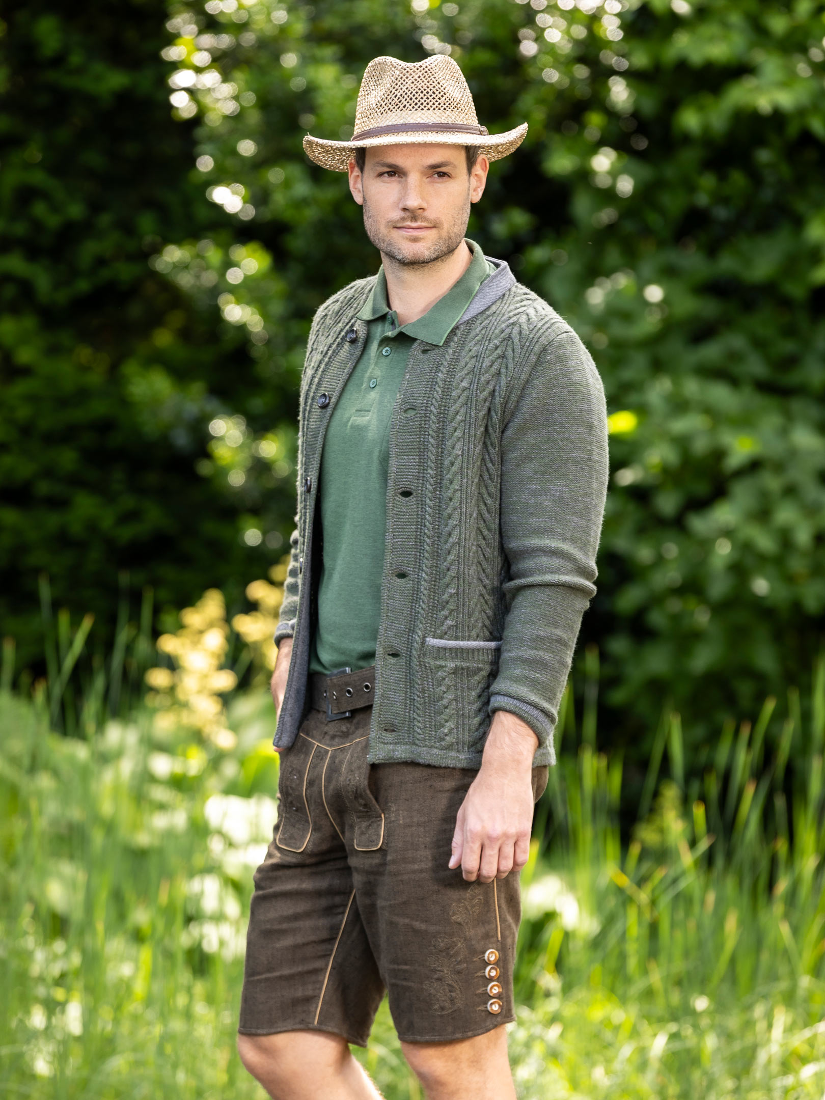 Herren Trachten moser Salzburg Lederhose Weste Strickjacke Herren Trachten moser Salzburg Lederhose Weste Strickjacke